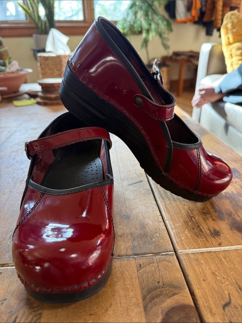 Dansko Marcelle Red Patent Leather Mary Jane Clogs Size 39 EUC